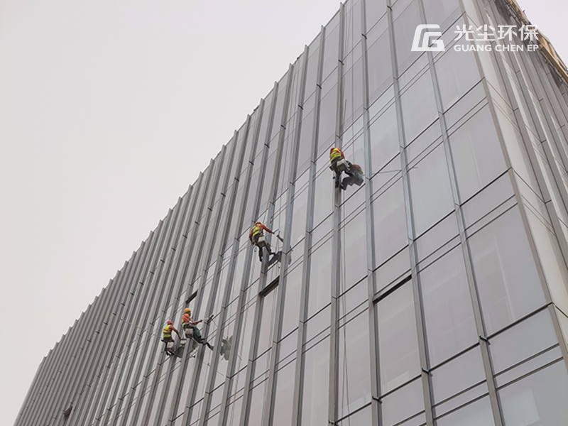 光塵環保公司完成西安秦創原企業總部大廈外墻的外墻清洗工程